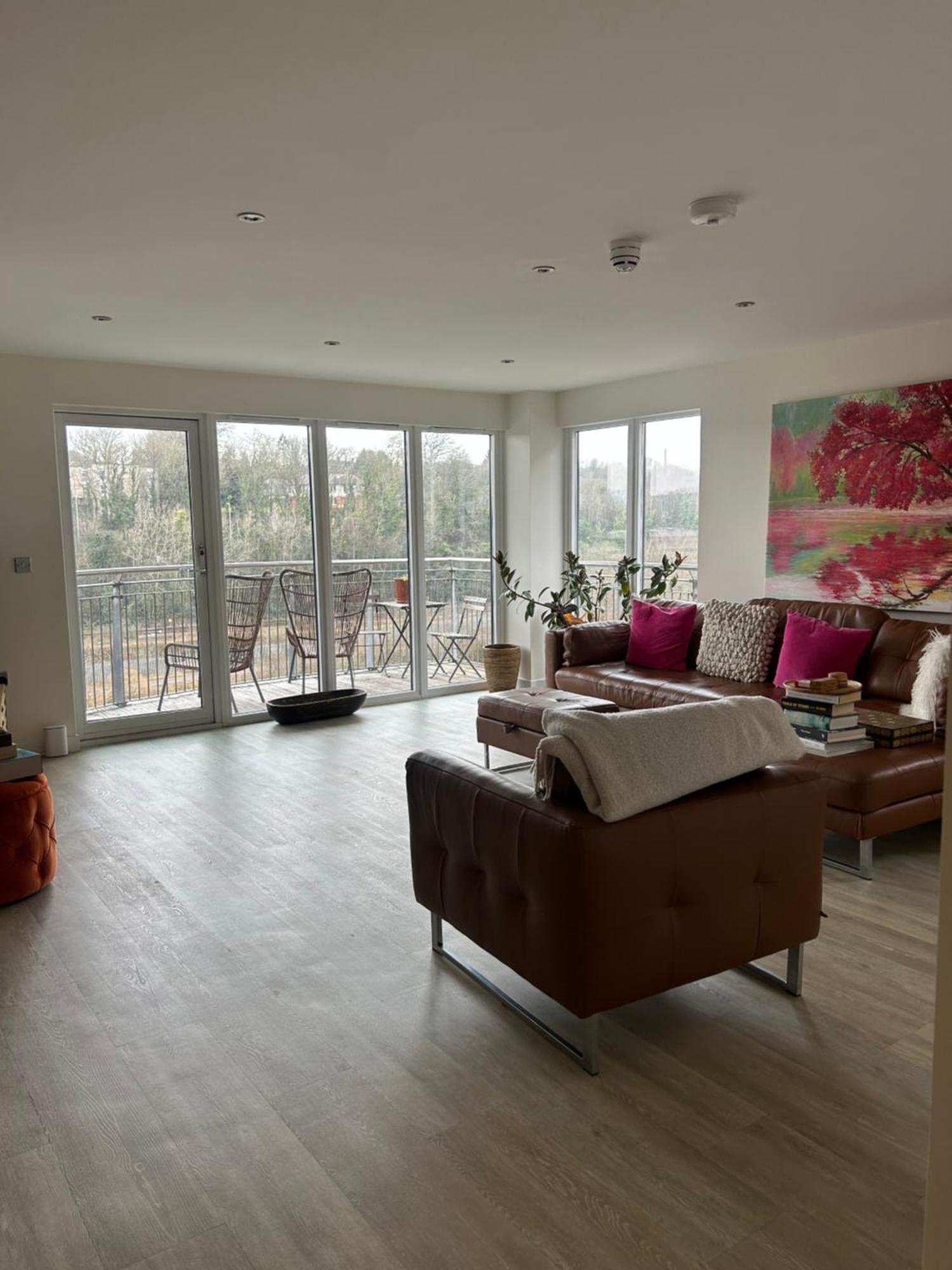 Stunning Waterfront Apartment Close To Cardiff Bay And Penarth With Parking Ngoại thất bức ảnh